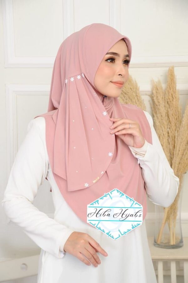 Zehra Hijab  - Image 5