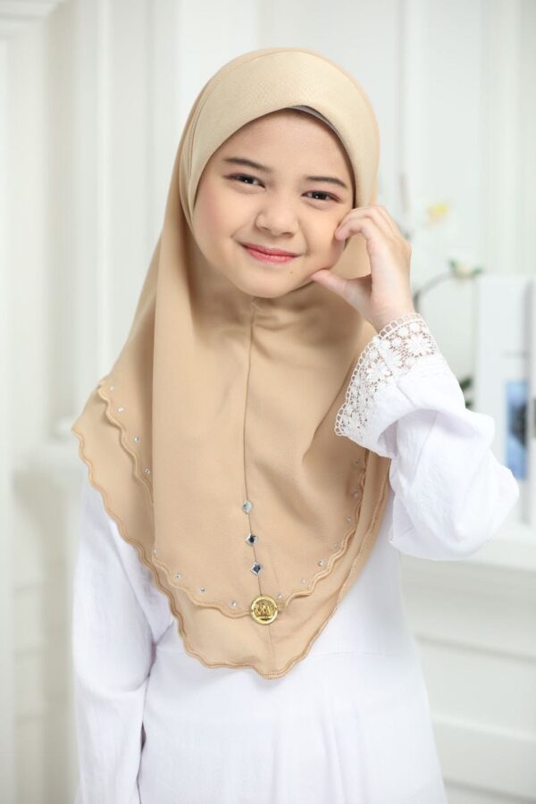 Zura kids Hijab - Image 3