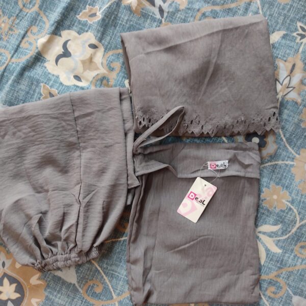 Kids Umrah Prayer Set With skirt+ hijab+pouch - Image 4
